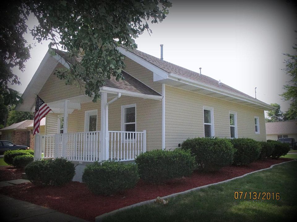 1st image of 302 4th Ave E