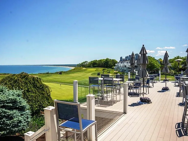 White Cliffs Country Club clubhouse deck with food & beverage service