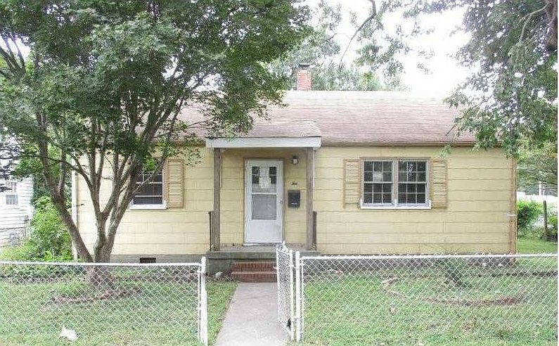 1st image of 10 Travis Pl