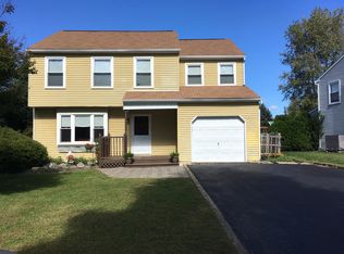 1305 Kerwood Ln, Downingtown, PA 19335