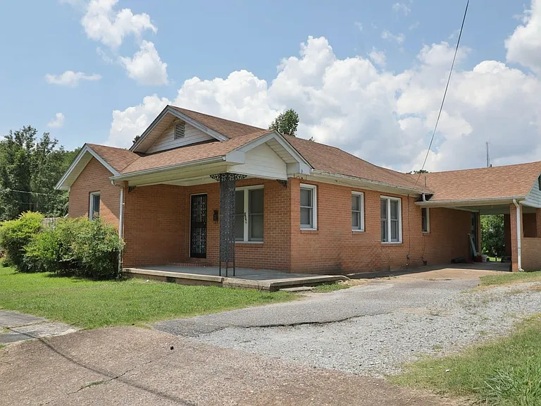 129 Fonville St — Photo 3