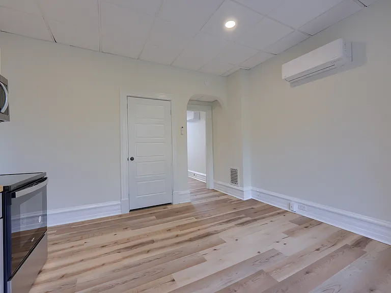 536 W James St #3 — Photo 8