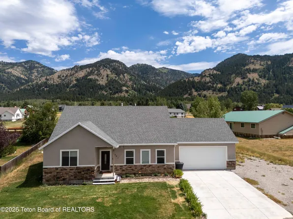 321 Alta Dr, Star Valley Ranch, WY 83127