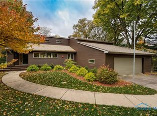 17688 W River Rd, Bowling Green, OH 43402
