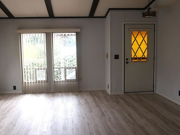 5th image of 1125 SE Lee Roze Ln