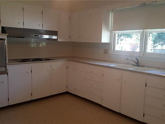 4th image of 6276 Meadowbrook Dr