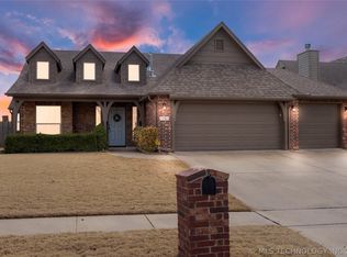 1701 W Waco Ct, Broken Arrow, OK 74011