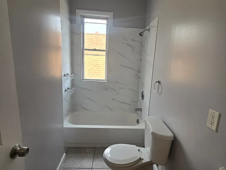 550 Garfield Ave #3A — Photo 4