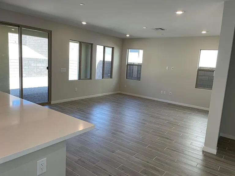 145 Medianoche St — Photo 3