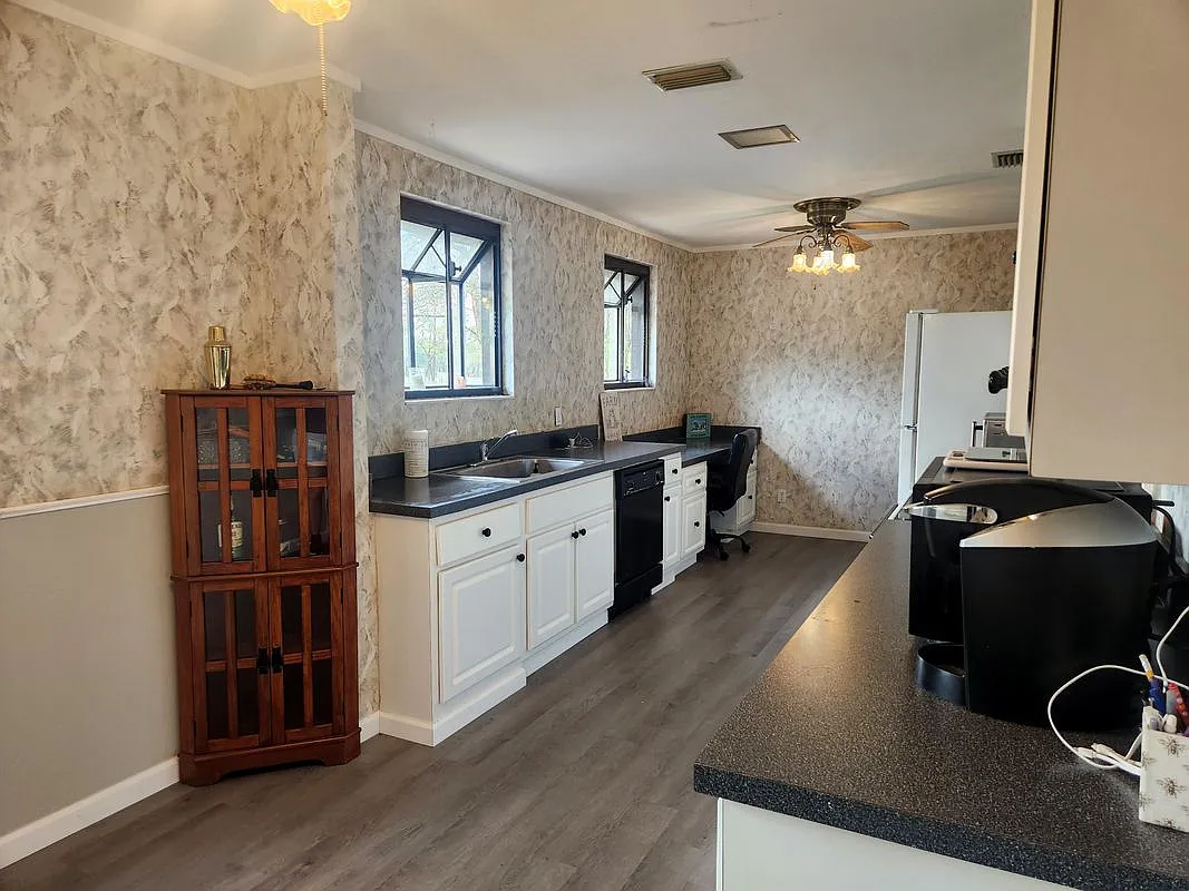 2 bed, 2.0 bath, 1392 sqft, $1,800 — Photo 3