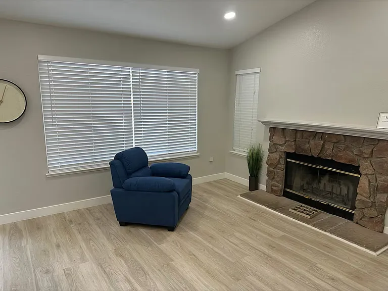 2050 Bridle Creek Cir — Photo 4
