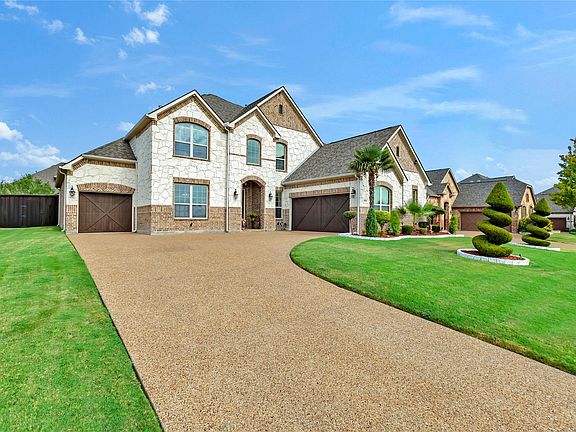 2nd image of 9810 Clubhouse Cir