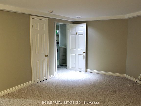 5th image of 341 Moore Ave