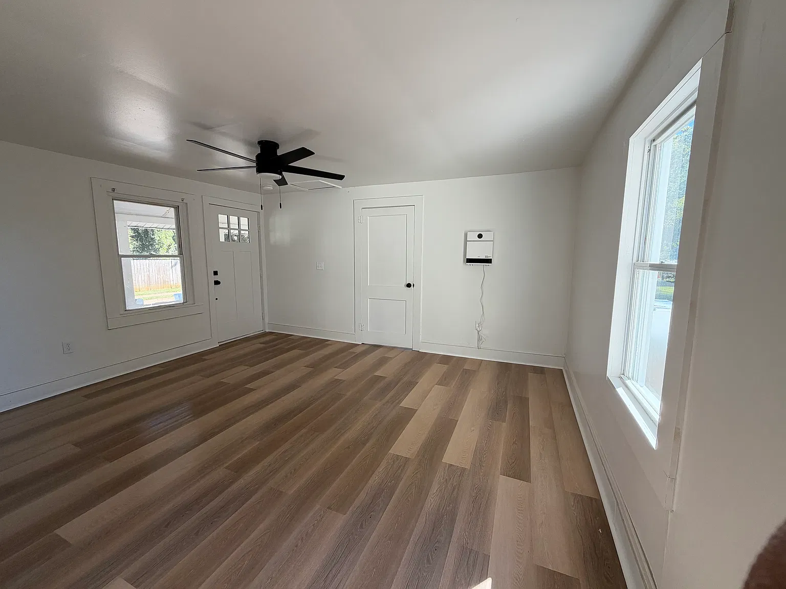 3 bed, $1,600 — Photo 3