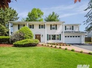 111 Sunset Blvd, Massapequa, NY