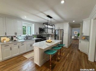 297 Berry Hill Rd, Syosset, NY 11791