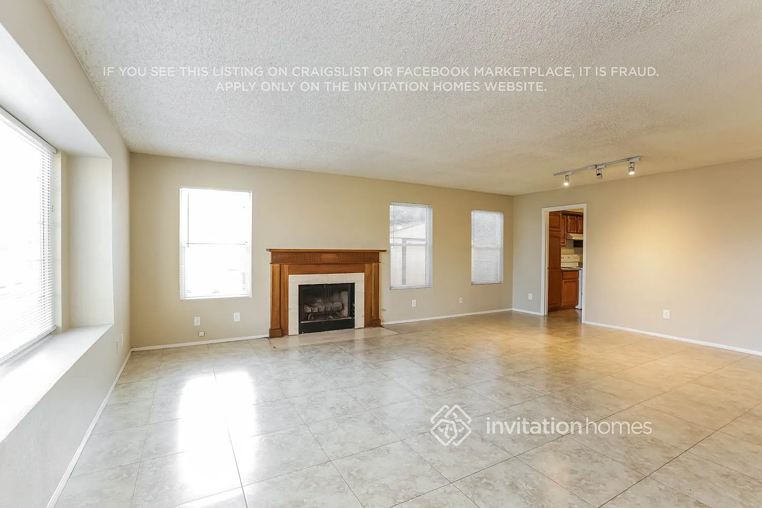 4461 W Yorkshire Dr Glendale, AZ 85308 — Photo 3