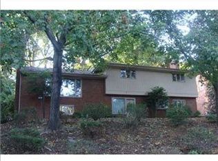 828 Elm Spring Rd, Pittsburgh, PA 15243