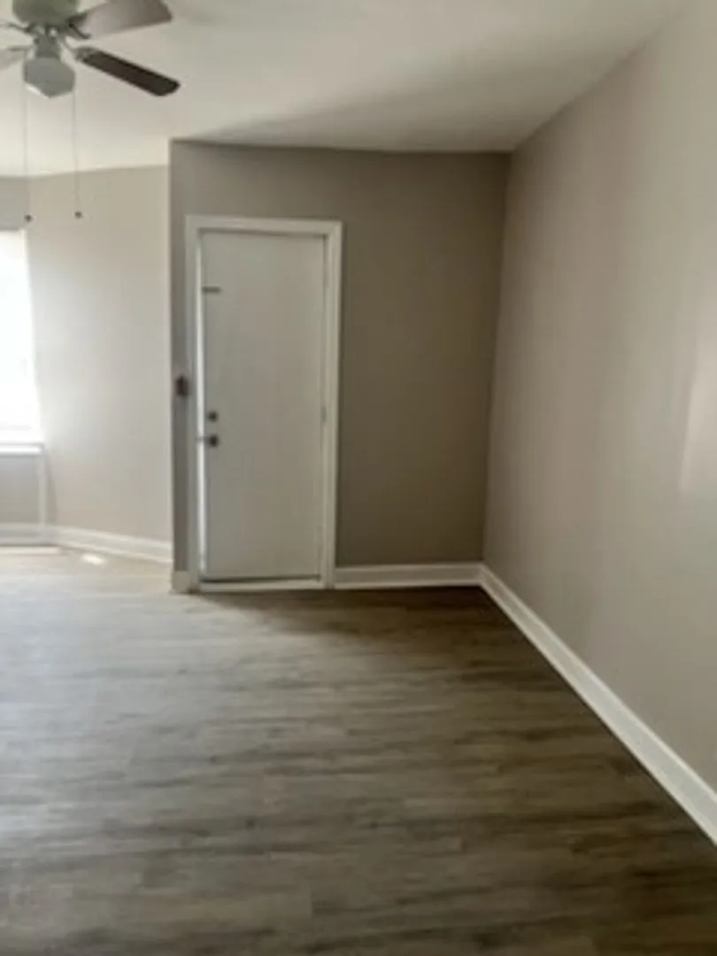 4040 Spruce St. — Photo 3