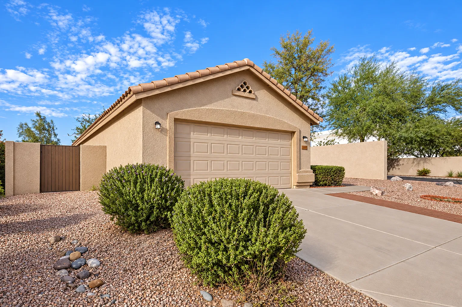 2 bed, 1358 sqft, $1,995 — Photo 3