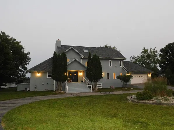 W4120 Lake Mary Dr S, Vulcan, MI 49892