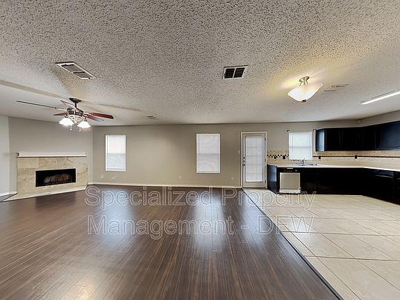 2nd image of 2309 Live Oak Dr
