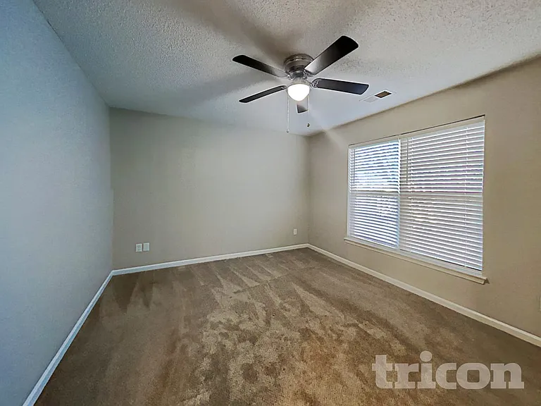 7043 Red Bud Cir — Photo 8
