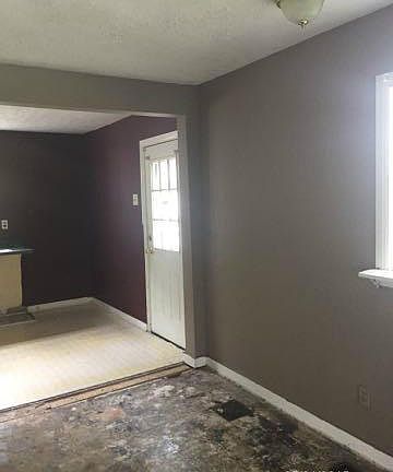 3rd image of 437 NE Cedar Ave