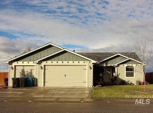 1315 SW Rolling Hls, Mountain Home, ID 83647