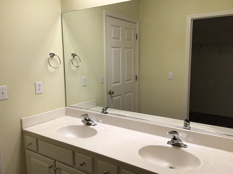 5470 Regent Village Dr — Photo 12