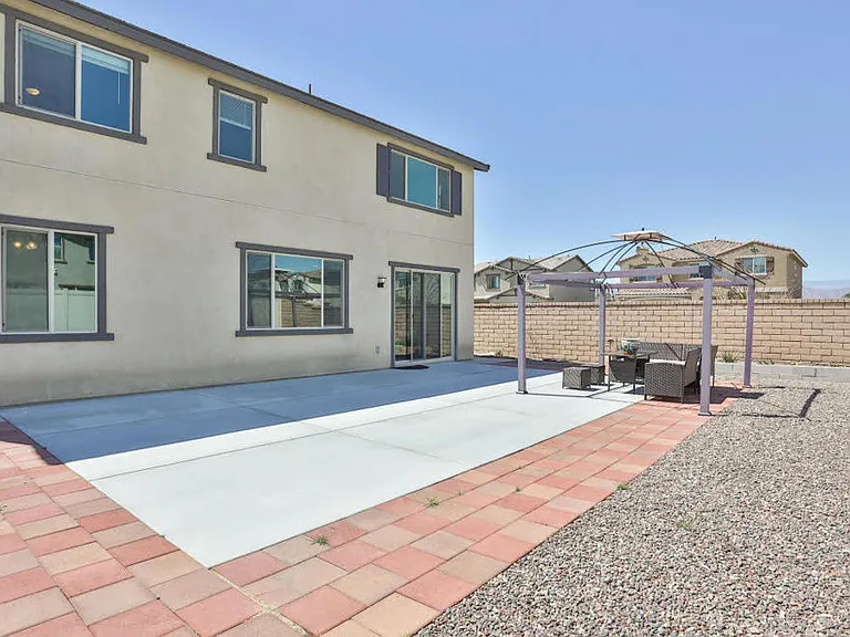 84422 Calle Larriva — Photo 23