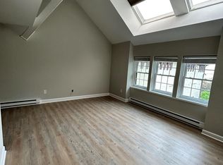 73 Court St #9, Saratoga Springs, NY 12866