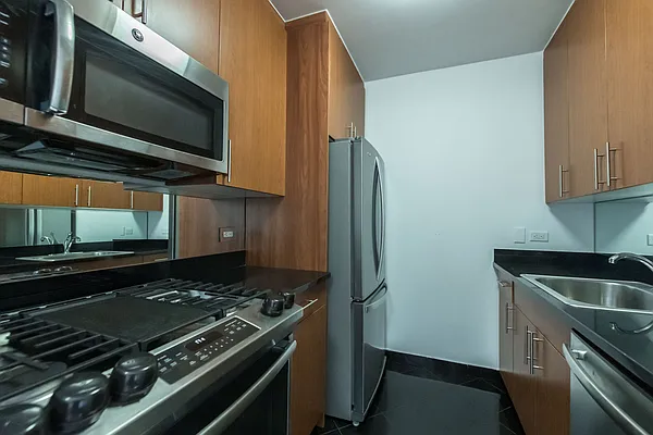 Rented by Solow Realty | media 22