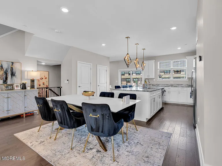 35 Kelly Way — Photo 3