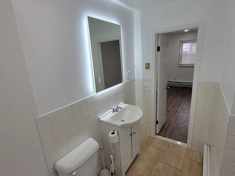 511 Leffert St — Photo 13
