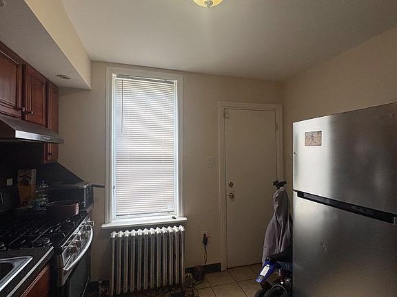 4th image of 3018 N Croskey St