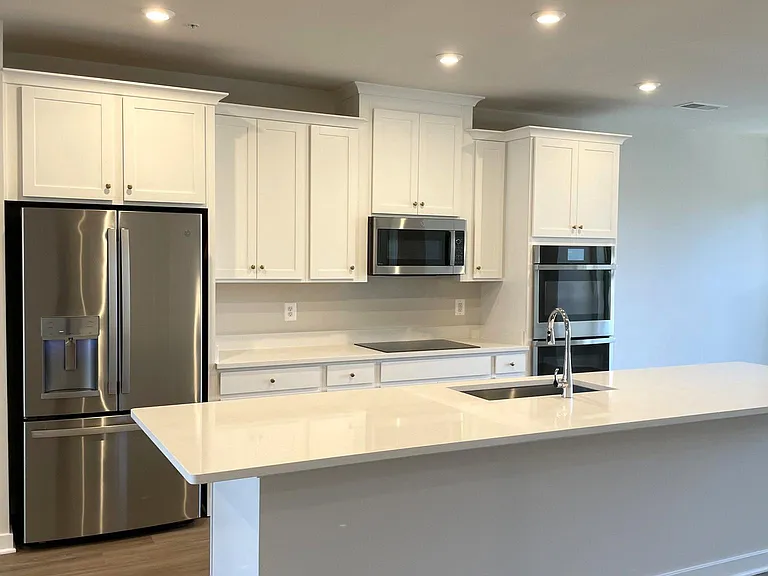 223 B Park Central Ter — Photo 17