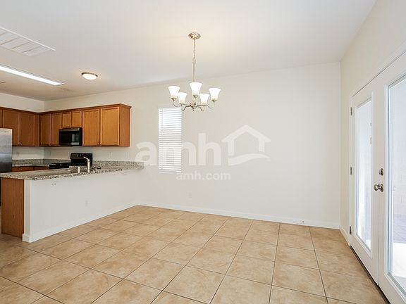 5th image of 9833 Red Horse St