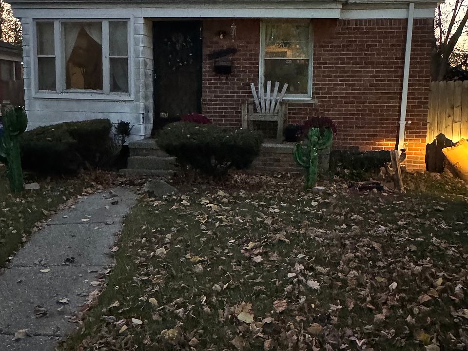 2nd image of 14707 Bramell St