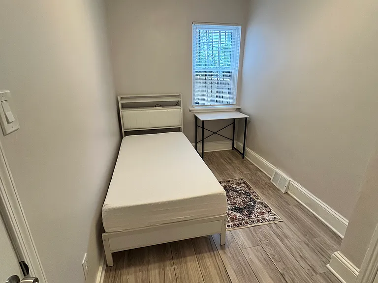 2048 N Darien St — Photo 19