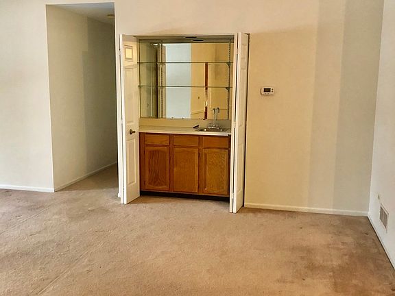3rd image of 539 Banyon Ln #2C