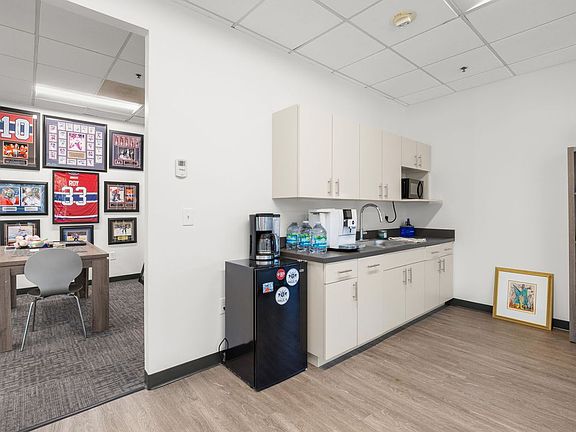 5th image of 2701 N Rocky Point Dr #105