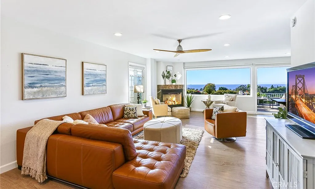 3 bed, 3.0 bath, 1763 sqft, $9,800 — Photo 2