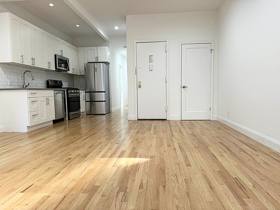 4th image of 256 W 93rd St #4