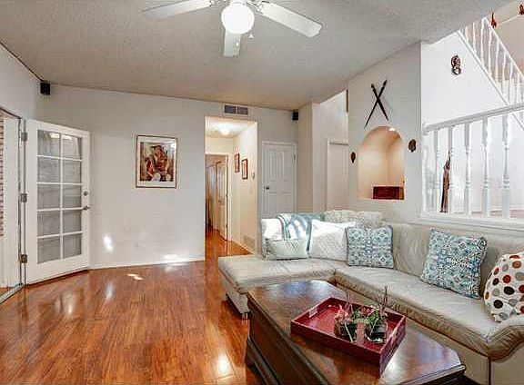 3rd image of 10901 Loma De Luz Pl