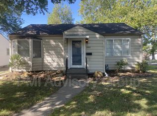 2003 SW Stone Ave, Topeka, KS 66604