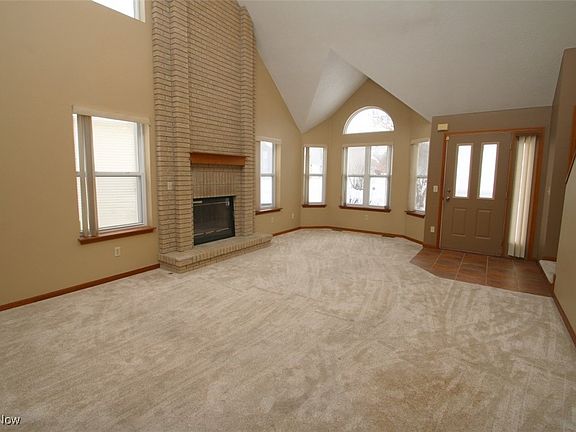 4th image of 128 Cedar Gln