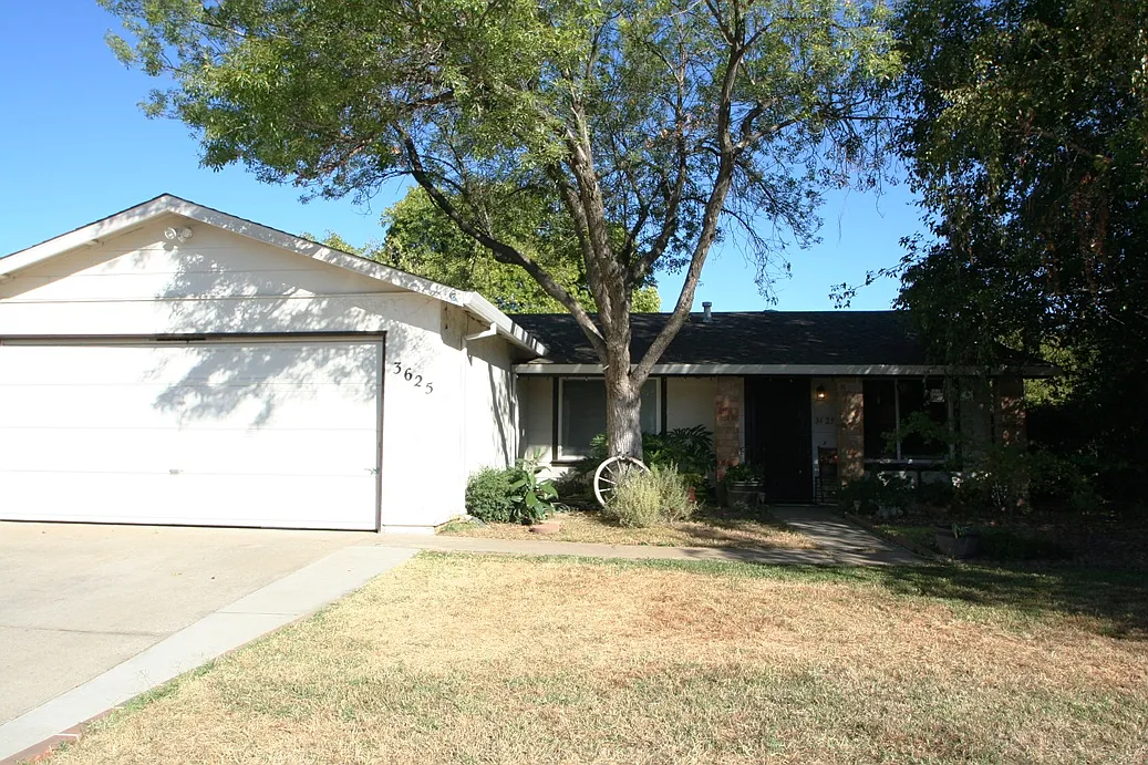 3625 Faberge Way photo 1
