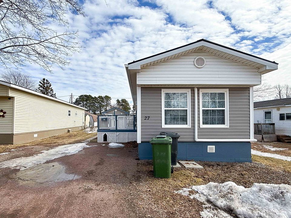 1st image of 27 Linkletter Est