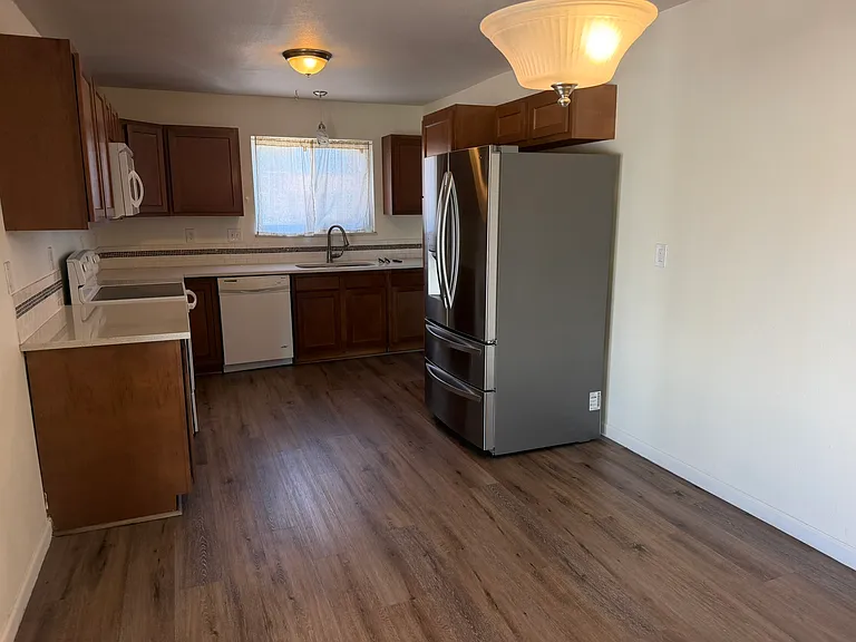401 36th Ave — Photo 3